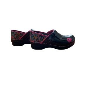 Koi by Sanita Womens Black Clogs Pink Flowers Butterflies US Size 8